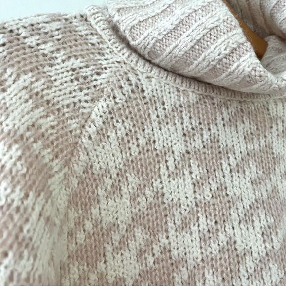 Line The Label Agnes Pink and White Alpaca Turtleneck Sweater Sz Medium  NWT - Picture 4 of 8